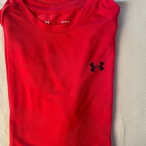 size L, me s short sleeve UA t-shirt